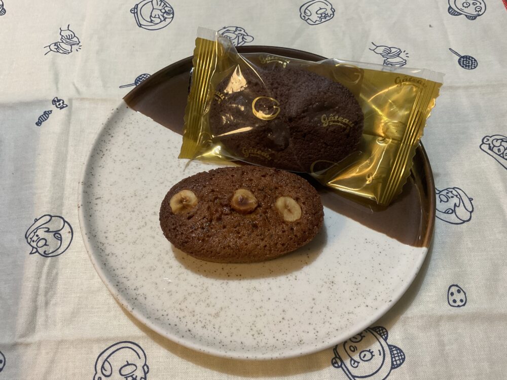 ガトーマヌカンピスの小袋と中身
