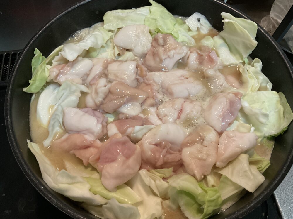 一藤もつ鍋の調理過程